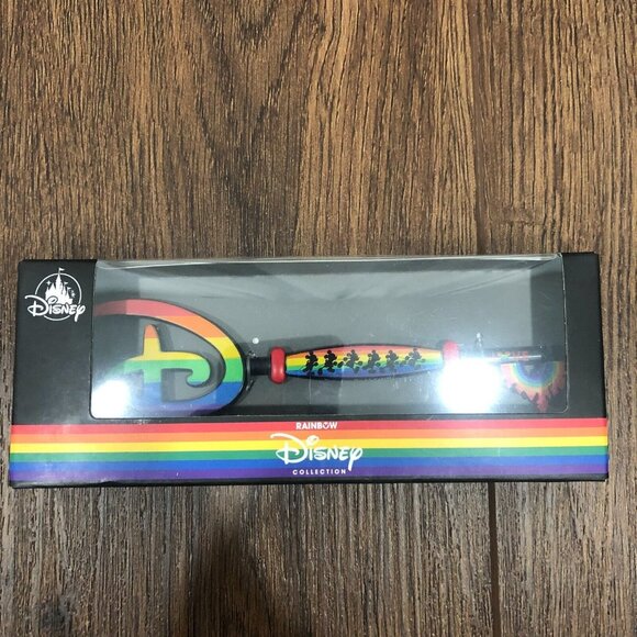 Mickey Mouse Collectible Key Rainbow Collection Disney Store  NEW SEALED - Picture 1 of 8